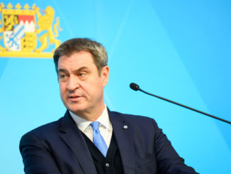 Söder hält vorerst an Aiwanger fest Söder hält vorerst an Aiwanger fest