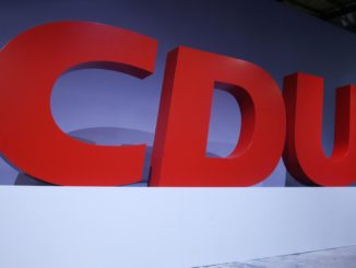 CDU-Ostbeauftragter fordert harte Abgrenzung nach rechts CDU-Ostbeauftragter fordert harte Abgrenzung nach rechts
