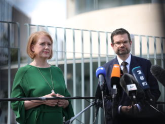 Grünes Licht für Selbstbestimmungsgesetz: Bundesregierung vereinfacht Änderung des Geschlechtseintrags Grünes Licht für Selbstbestimmungsgesetz: Bundesregierung vereinfacht Änderung des Geschlechtseintrags