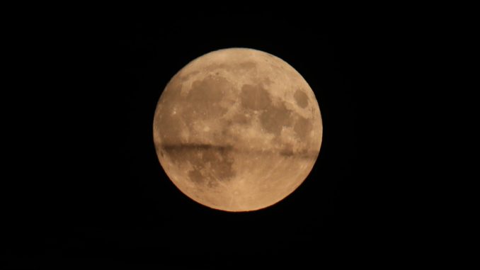 dts_image_21475_doieriocik Supermond am 30.08.2023 (über dts Nachrichtenagentur)