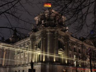 SPD und Grüne lehnen Sozialreform-Stopp ab SPD und Grüne lehnen Sozialreform-Stopp ab