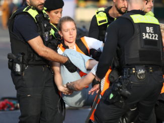 Polizei: Fast alle Klima-Blockaden in Berlin aufgelöst Polizei: Fast alle Klima-Blockaden in Berlin aufgelöst