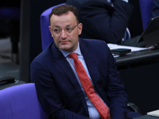 Spahn sieht Habeck bei Brückenstrompreis „krachend gescheitert“ Spahn sieht Habeck bei Brückenstrompreis „krachend gescheitert“