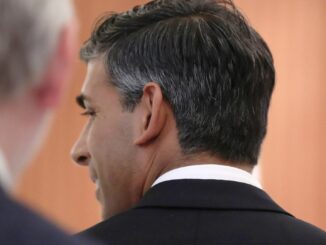 Britischer Premierminister entlässt umstrittene Innenministerin