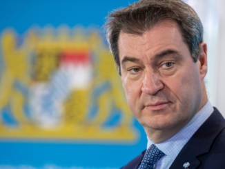 Söder will neue Energiepreisbremsen, späteres Verbrennerverbot und kritisiert Streichung der E-Auto-Förderung Söder will neue Energiepreisbremsen, späteres Verbrennerverbot und kritisiert Streichung der E-Auto-Förderung