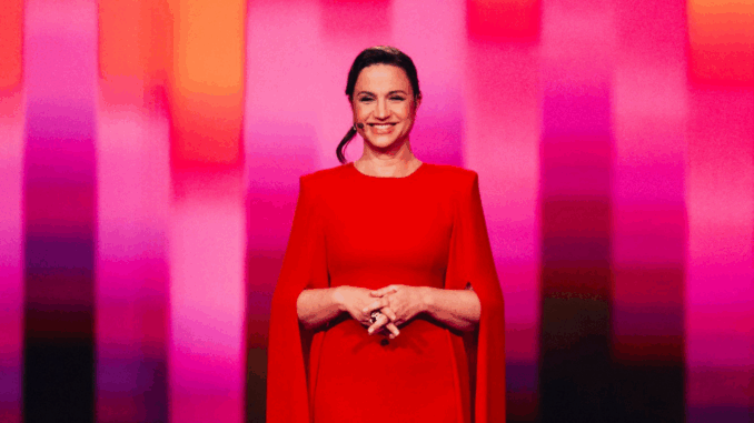 cmg_symbolbilder_ - 2025-05-13T122414.054 Petra Mede (über Sarah Louise Bennett/EBU/68. Eurovision Song Contest)