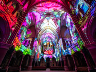 „Genesis“ verwandelt Nürnberger Peterskirche in ein Meer aus Licht „Genesis“ verwandelt Nürnberger Peterskirche in ein Meer aus Licht