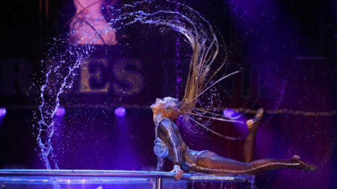 Zirkus CHARLES KNIE_Auswahl Fotos Show 202500019 Zirkus Charles Knie (über Charles Knie)