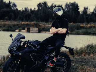 Visier runter, Hirn aus: Der Fetisch der gesichtslosen Biker Visier runter, Hirn aus: Der Fetisch der gesichtslosen Biker