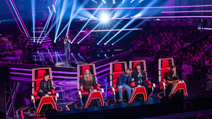 Zwillingspremiere am Buzzer: „The Voice Kids“ startet mit neuem Coach-Duo