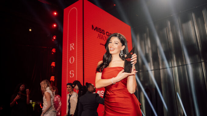 Rose Mondy (über Julian Ebinal)