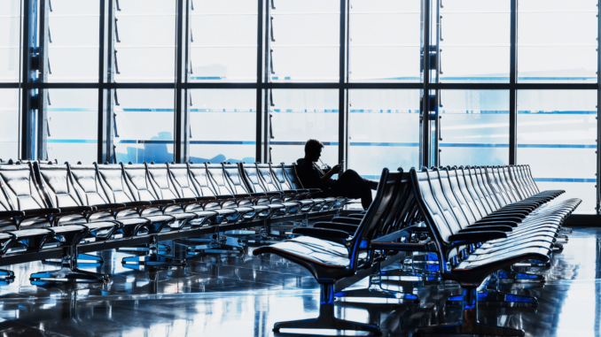 Flug annulliert: Verbraucherschützer mahnen Ryanair, TAP und Wizz Air ab