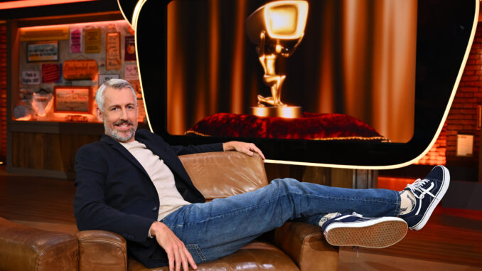 “TV total – Das Quiz”: Sebastian Pufpaff macht den Nippel zum Buzzer