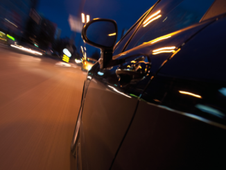 Nachtfahrten mit dem Auto: Was Fahrer zu Vorbereitung, Müdigkeit und Pausen wissen sollten